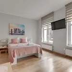Host Garden Apartment