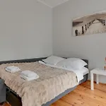 Host Garden Apartment *