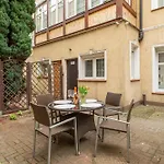Host Garden Apartment Sopot