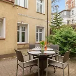 Apartment Host Garden *