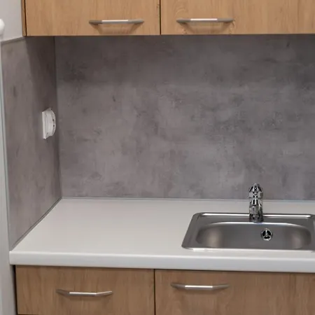 Host Garden Apartment